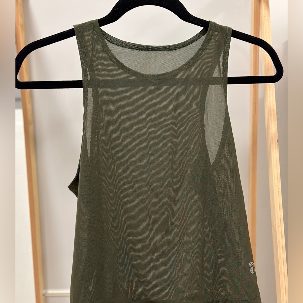 Born Primitive Mesh Tank